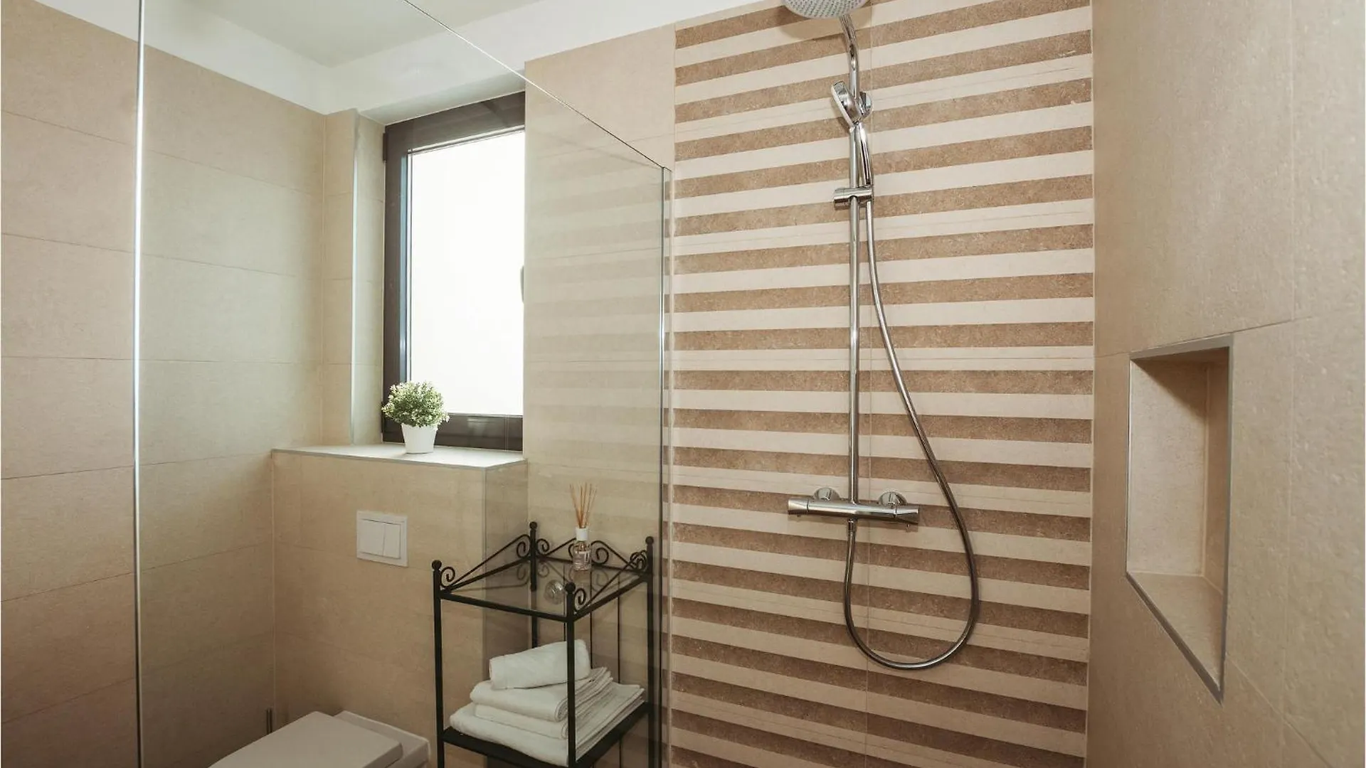 Nice Home In Turanj With House Sea View